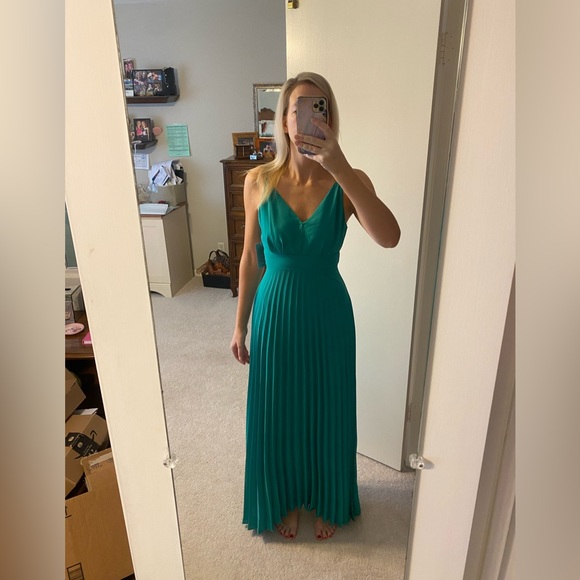 NWT Kenedik Green Maxi Dress- size small - Picture 2 of 10